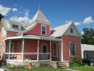 109 3rd Ave, Garnett, KS 66032-1213