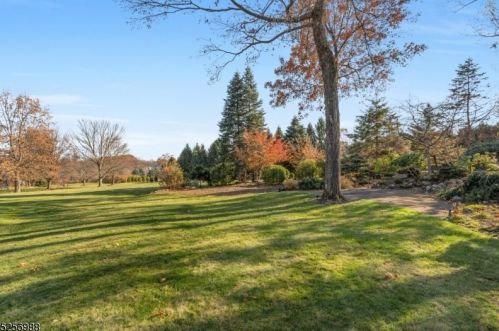 12 Quail Run, Dover NJ  07869-2827 exterior