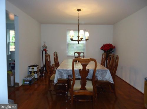 6011 Heathwick Ct, Springfield VA  22015-3237 exterior