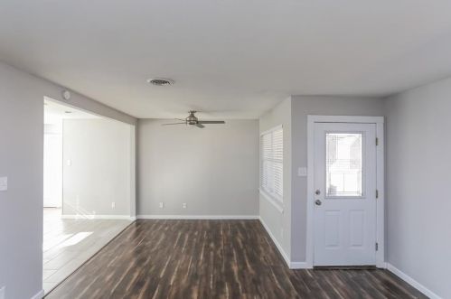 8520 Graywood Dr, Dallas TX  75243-7116 exterior