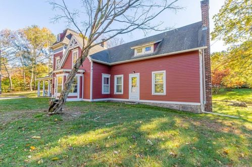 33 Lower Bartlett Rd, Quaker Hill CT  06375-1116 exterior