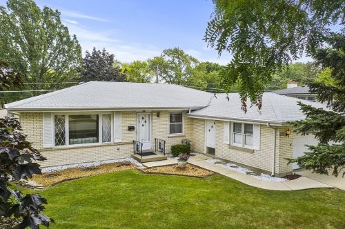 207 Marcella Rd, Mount Prospect, IL 60056-2612