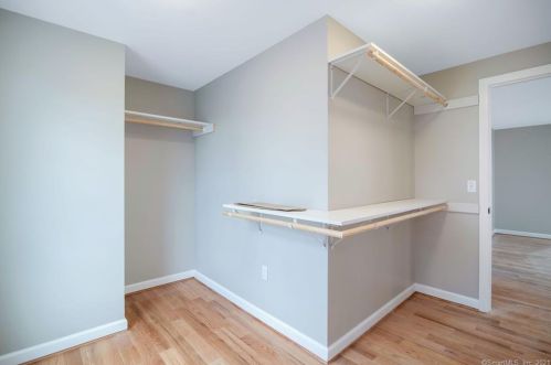 43 Hillside Dr, Ellington CT  06029-2417 exterior