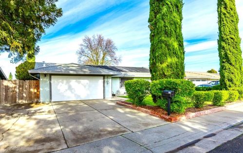 8709 Lodestone Cir, Elk Grove, CA 95624-2519