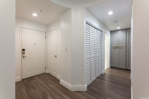 2156 Watermarke Pl, Irvine CA  92612-7691 exterior