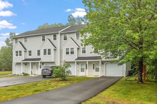 16 Valley Ln, Kingston, NH 03848-3439