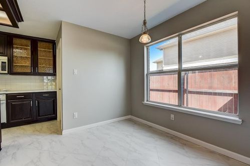 3908 Randall Ln, Carrollton TX 75007-1085 exterior