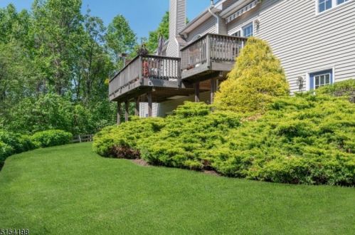 33 Roc Etam Rd, Dover NJ  07869-2427 exterior