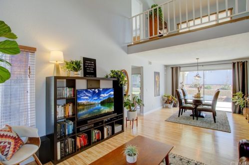 3071 Wicklow Dr, Riverside CA  92503-5806 exterior