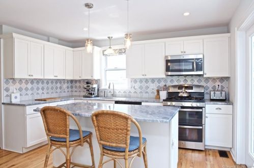 5 Alden Ave, Norwalk CT  06855-2501 exterior