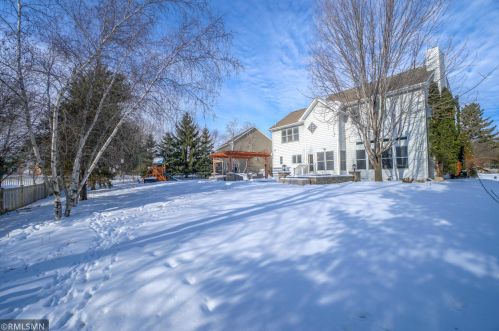 3333 Charleston Dr, Saint Paul, MN 55129-4923