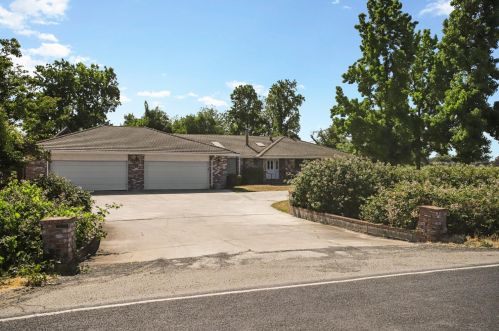11243 Ham Ln, Lodi, CA 95242-9412