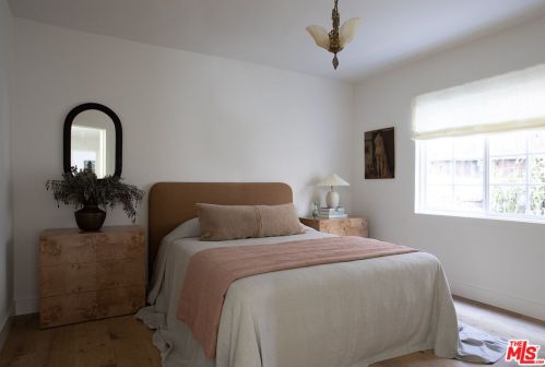 1410 Stanford Dr, Glendale CA  91205-3615 exterior