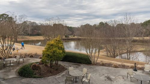 66 Montre Sq, Atlanta GA  30327-4043 exterior