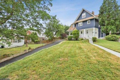 35 Centre St, Nutley, NJ 07110-3726