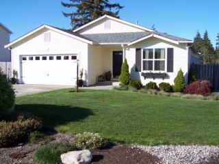 410 Myers St, Rainier, WA 98576-9599