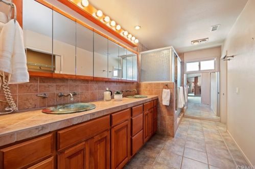 6535 Rycroft Dr, Riverside CA  92506-5314 exterior