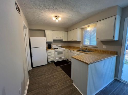 8835 Long Beach Cir, Atlanta GA  30350-2208 exterior