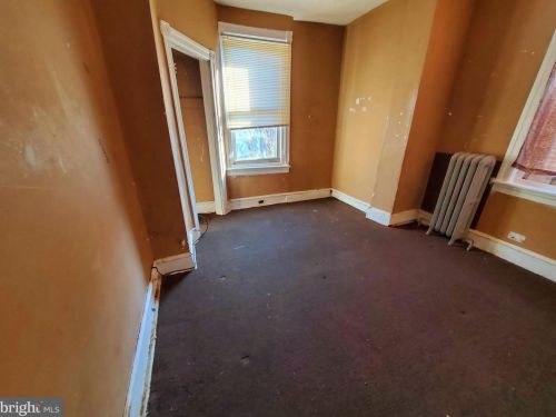 4647 Front St, Philadelphia PA 19106-2249 exterior