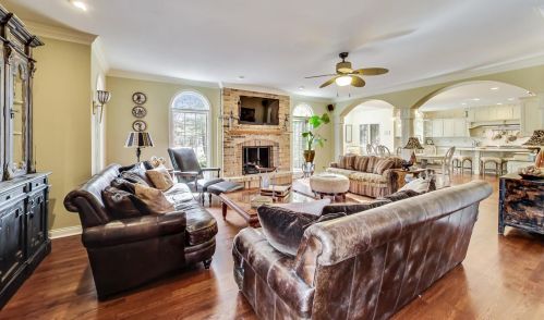 347 Willowood Ln, Willowbrook IL  60527-3900 exterior