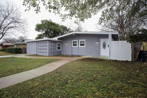 2809 Cordone St, Fort Worth, TX 76133-1803