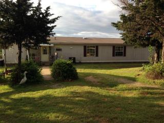 2555 Kelly Rd, Guthrie, OK 73044-7178