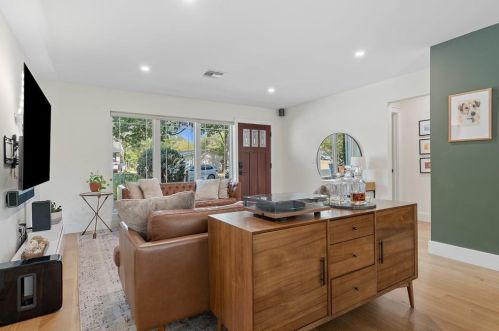 5101 Creekline Dr, Austin TX  78745-2227 exterior