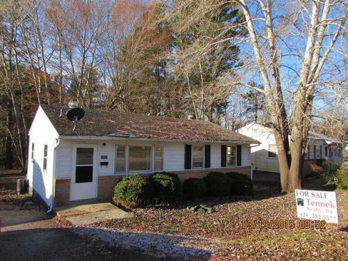 312 Indian Oak Ave, Crewe, VA 23930-1408