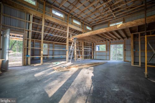 289 Winstead Rd, Berkeley Springs WV 25411 exterior