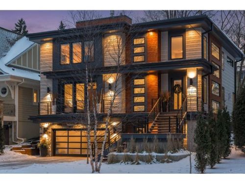 5425 Halifax Ln, Minneapolis, MN 55424-1438