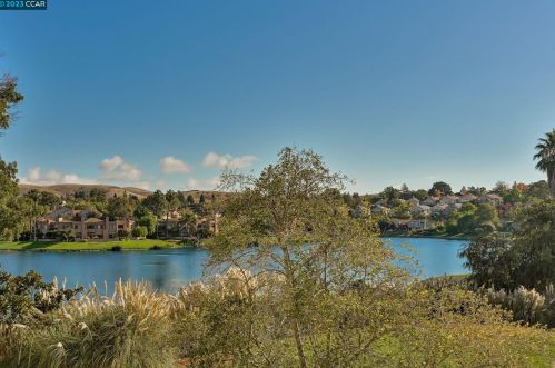 30 Eagle Lake Pl, San Ramon, CA 94582-4895