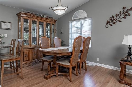 210 Crow Ln, Santa Ana, CA 92708-5706