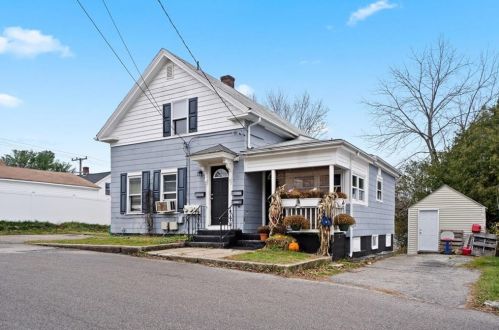 51 Willow St, Coventry, RI 02816-7379