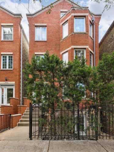 1427 Bosworth Ave, Chicago IL  60642-7023 exterior