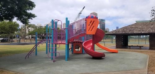 509 University Ave, Honolulu HI  96826-5001 exterior