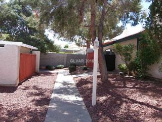 734 Heritage Vista Ave, Henderson NV  89015-7517 exterior
