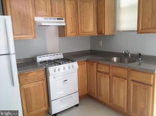 2143 29th St, Philadelphia PA  19121-1205 exterior