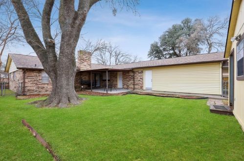 1413 Kingsbridge Dr, Garland TX 75040-3512 exterior