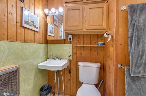 588 Shannondale Rd, Harpers Ferry WV 25425-4757 exterior