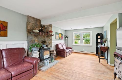 1266 Barnes Rd, Wallingford, CT 06492-2662