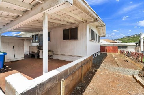 3474 Maluhia St, Honolulu HI  96816-2732 exterior