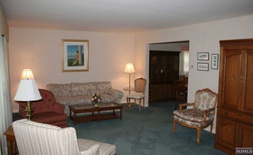 270 Glen Ave, Dumont, NJ 07628-2753