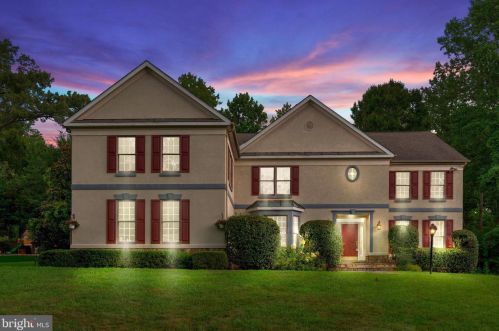 3821 Dade Dr, Annandale, VA 22003-2501