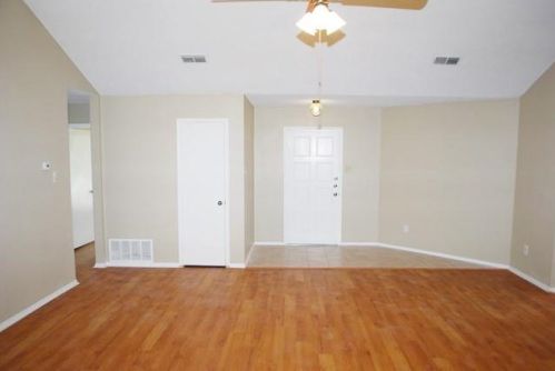 3332 Manchester Cir, Bedford, TX 76021-2903