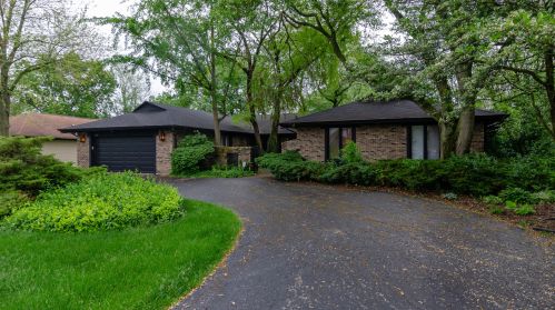 2903 Polly Ln, Homewood, IL 60422-1718
