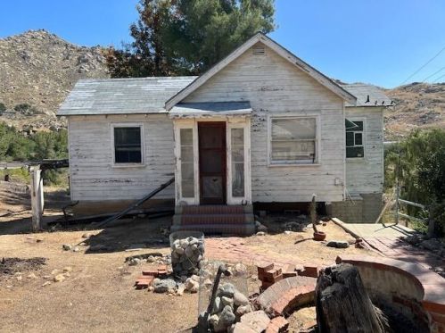 2270 Mt Vernon Ave, Riverside CA  92507-4624 exterior