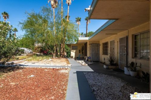 330 Mariscal Rd, Palm Springs, CA 92262-2936