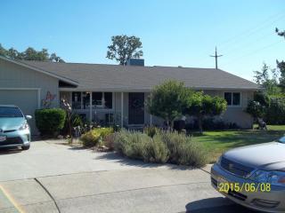4035 Saint Nicholas Ave, Redding, CA 96003-1876