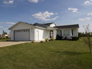2539 Clover Pl, Bismarck, ND 58503-6476