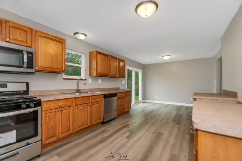 419 Van Horn St, Godley, IL 60407-9069